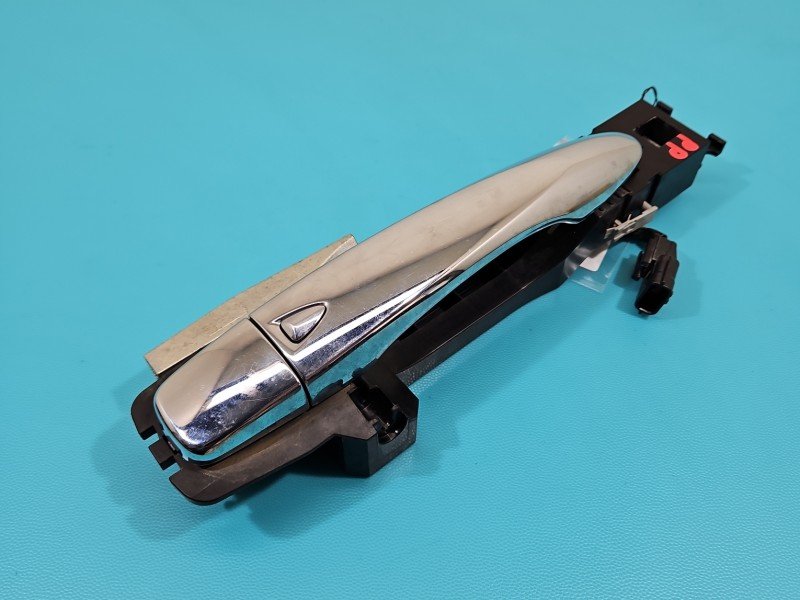 Klamka przód prawa zewnętrzna Nissan X-trail III T32 13-21