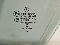 Szyba drzwi przód lewa Mercedes W205 sedan