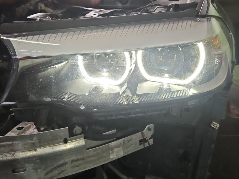 Reflektor lewy lampa przód BMW G30 EUROPA 10391010009