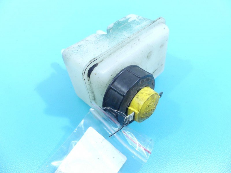 Zbiorniczek płynu hamulcowego Fiat 126p zbiornik