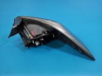 Lampa tył lewa Toyota Corolla E16 E18 13- sedan Pęknięcie przy mocowaniu / SEDAN LIFT W BŁOTNIK 16-19 EUROPA