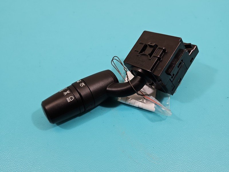 Przełącznik kierunkowskazów świateł Mazda 6 III GJ KD5117F887