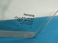 Szyba drzwi przód lewa Toyota Carina E sedan