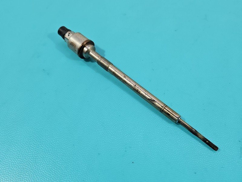 Świeca żarowa Opel Insignia A 55579436 2.0 cdti