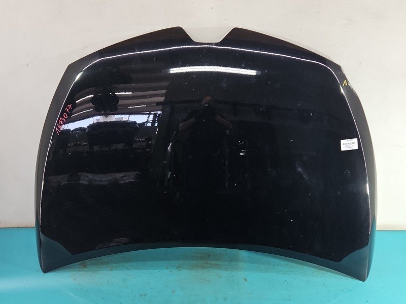 Maska przednia Renault Clio IV 12-20 czarny TEGNE Maska przednia Renault Clio IV 12-20 czarny TEGNE