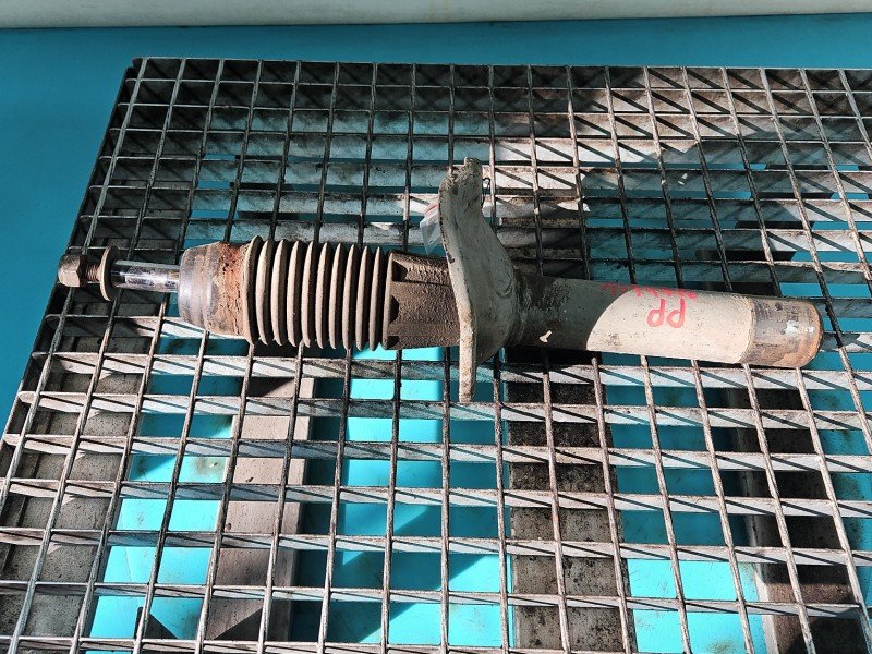 Amortyzator przód prawy przedni Peugeot 305