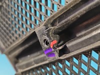 Osłona ZAŚLEPKA PLASTIK Maskownica maski,wlot powietrza, pęknięcia na mocowaniu, prawa Mercedes ML W166 A1668800205