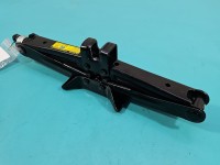 lewarek Podnośnik samochodowy trapezowy Toyota Yaris III