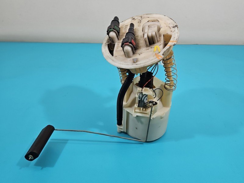 pompka Pompa paliwa Renault Scenic I 1.6 16V 7700431718A Benzyna, Europejska, uszkodzona obudowa pompka Pompa paliwa Renault Scenic I 1.6 16V 7700431718A Benzyna, Europejska, uszkodzona obudowa