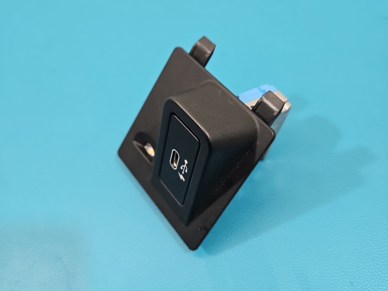 Gniazdo USB BMW iX3 G08 8711939