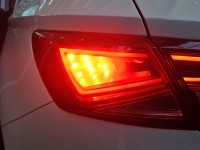 Lampa tył lewa Producent części: Seat, Z BLOTNIKA 12-16 LED Pęknięcie na kloszu i ośrodka obudowa Seat Leon III 12- HB