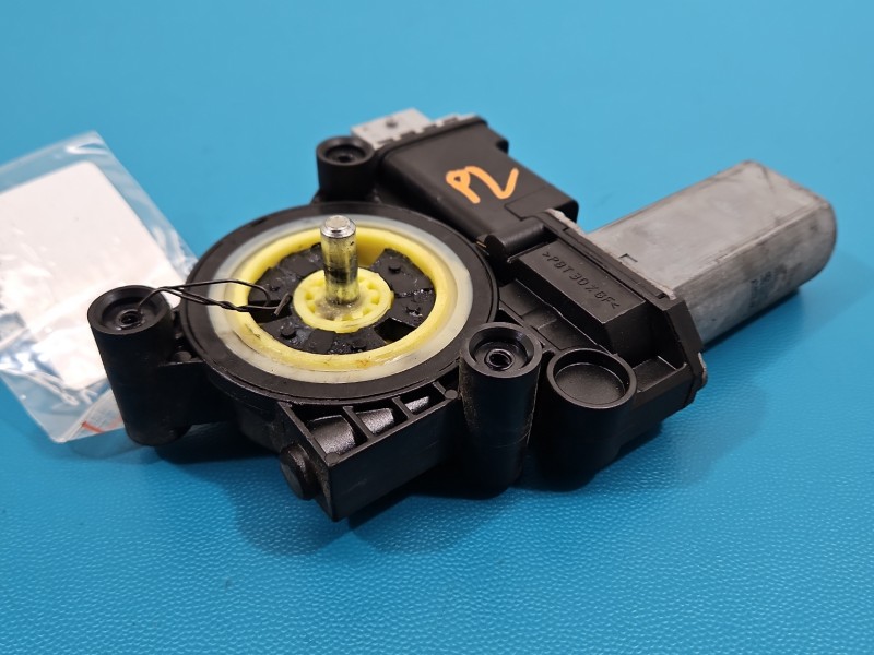 Podnośnik przód lewy SZYBY WINDA Opel Corsa E 5d HB