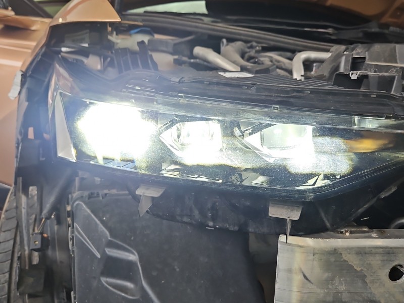 Reflektor prawy lampa przód CITROEN DS4 II 21- EUROPA 9848997480