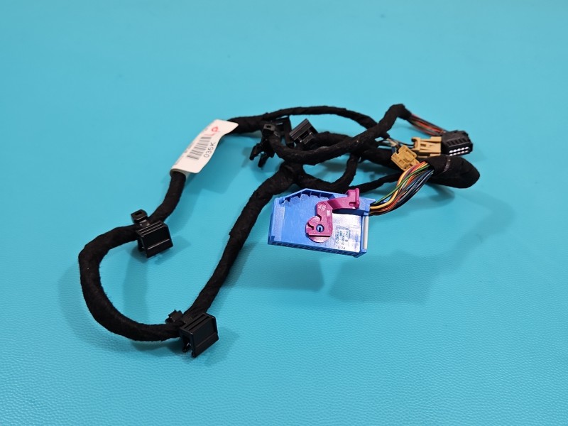 Instalacja Wiązka drzwi przód lewych Audi Q3 8U0971035K