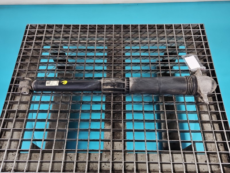 Amortyzator tył lewy Skoda Superb IV kombi tylny