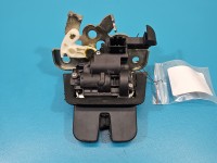 Zamek klapy tył AUDI A4 B8 kombi Producent części: Audi, 4pin