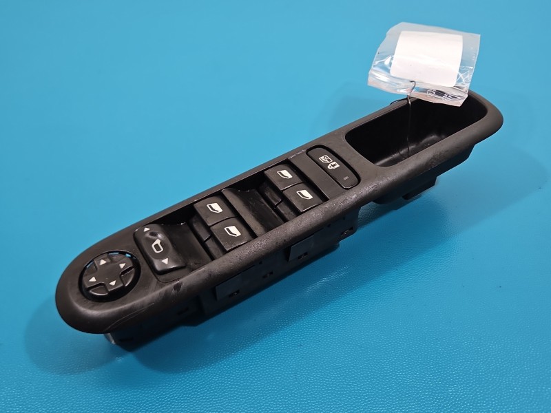 Przełącznik szyb Peugeot 5008 96650620ZD, 30170358 Peugeot, 301 EU