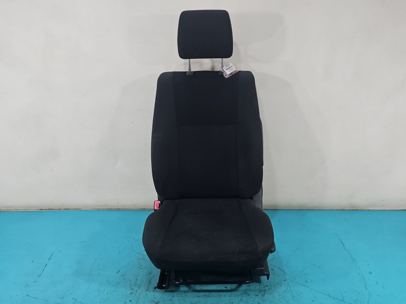 Fotel lewy przód kierowcy Suzuki Swift Mk6 EU 5d Suzuki, Europejska, Regulowany ręcznie, dziury w materiale