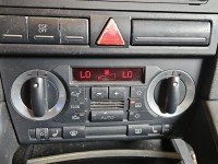 Konsola panel nawiewu Audi A3 8P 8P0820043G