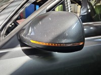 Lusterko lewe AUDI Q5 8R 08- 7pin .Rysy na obudowie, dolne podświetlenie do sprawdzenia brak kluczyka w samochodzie KOLOR...