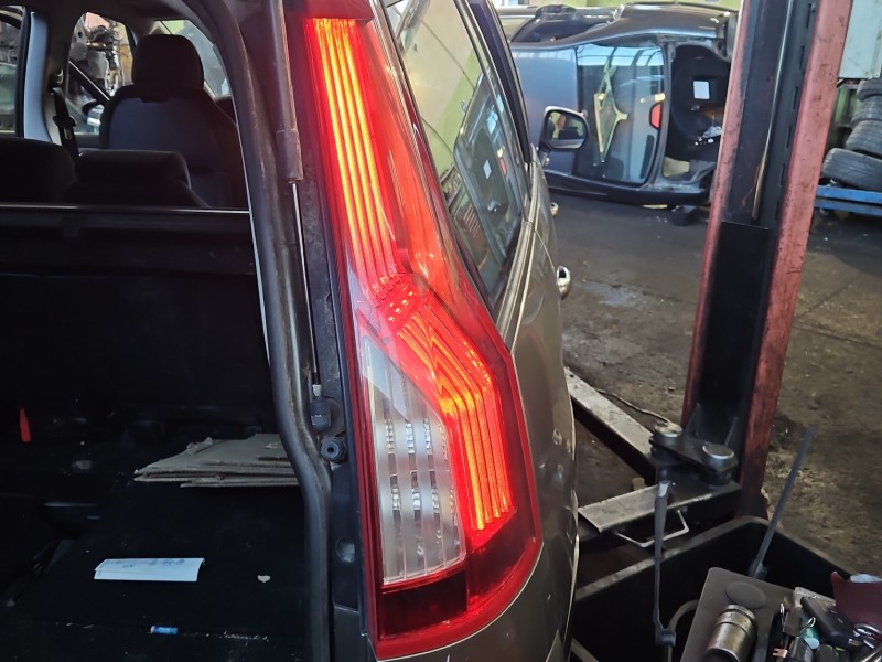Lampa tył prawa Citroen C4 Grand picasso I 06-13 HB EUROPA 00946602