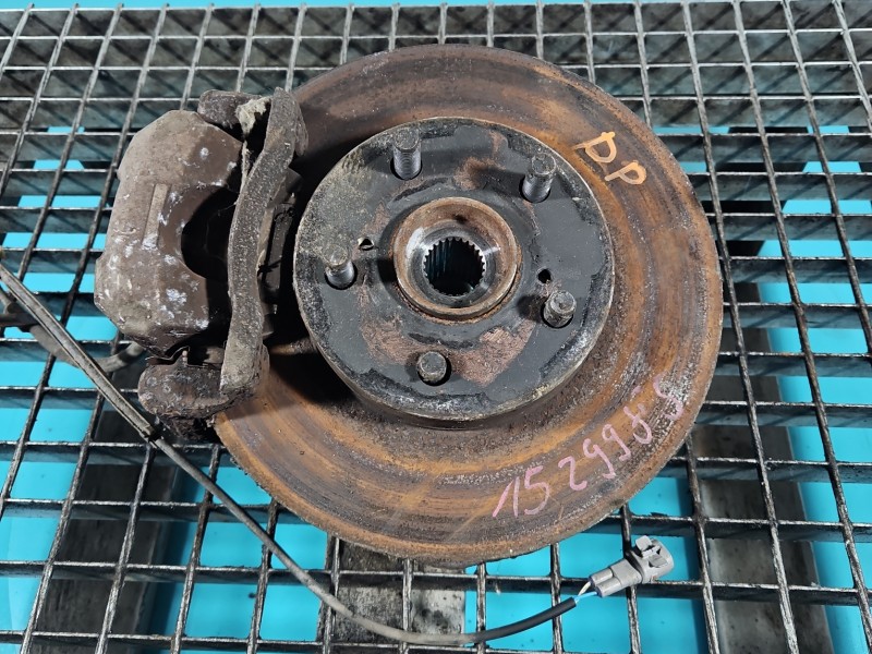 Zwrotnica prawa piasta przód 1.5b (1NZ) Toyota Prius II XW20 03-