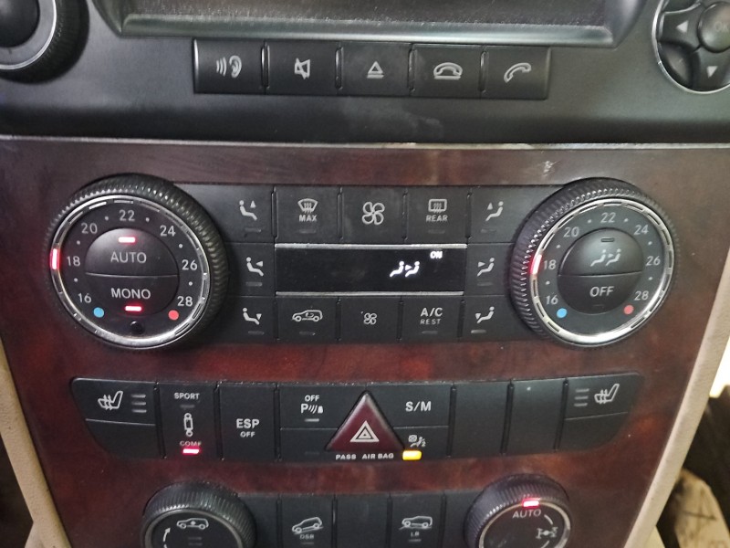 Konsola panel nawiewu Mercedes ML W164 A2518702289