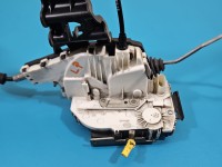 Zamek przód lewy P04589913AE Fiat Freemont EUROPA Producent części: FIAT, 4 PIN