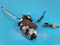 Zamek przód prawy Mercedes W204 EUROPA 4pin A2047232808