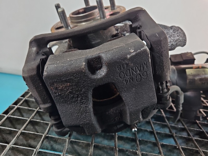 Zacisk przód lewy Kia Stinger 2.0 T-GDI