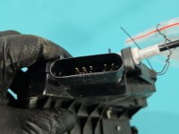 Zamek przód lewy Ford Fiesta Mk7 EUROPA 5pin, 8A6A-A21813-AD