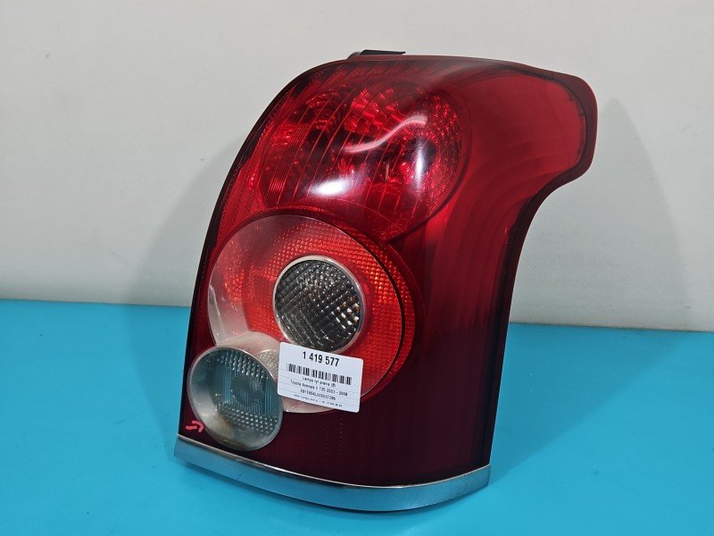 Lampa tył prawa Toyota Avensis II T25 kombi