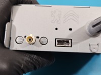 Radio fabryczne Peugeot 5008 98016070XT radioodtwarzacz