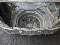 Pas tylny podłoga wanna bagażnika Toyota Corolla E16 E18 13- sedan
