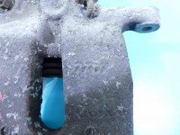 Zacisk tył lewy Volvo V60 I 10- 2.0 D3 kombi