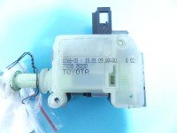 Siłownik klapki wlewu paliwa Toyota Avensis III T27 7703005030