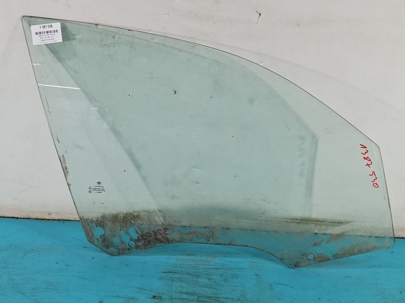 Szyba drzwi przód prawa BMW E87 HB