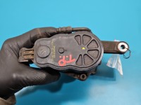 Zacisk tył prawy Peugeot 3008 II 1.6 T hybrid4 HB