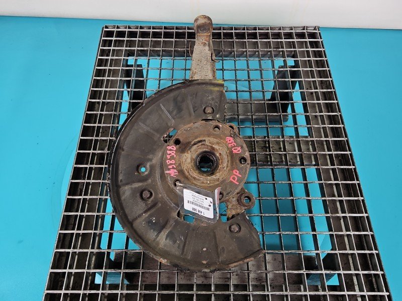 Zwrotnica prawa piasta przód 3.6 V6 FSI AUDI Q7 I 4L Zwrotnica prawa piasta przód 3.6 V6 FSI AUDI Q7 I 4L