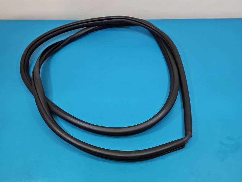 Uszczelka drzwi przód prawa Toyota C-HR I 16-23 62311-F4010