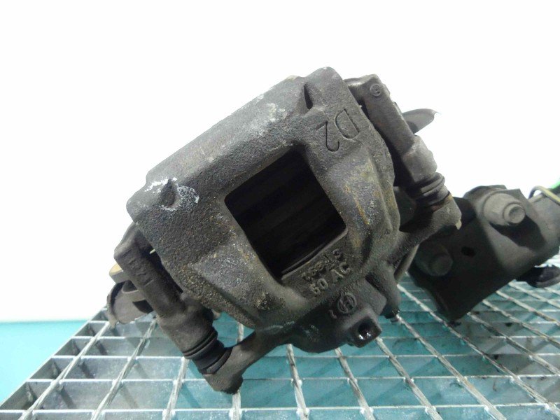 Zacisk przód prawy Toyota Corolla E16 E18 13- 1.6 16v Zacisk przód prawy Toyota Corolla E16 E18 13- 1.6 16v