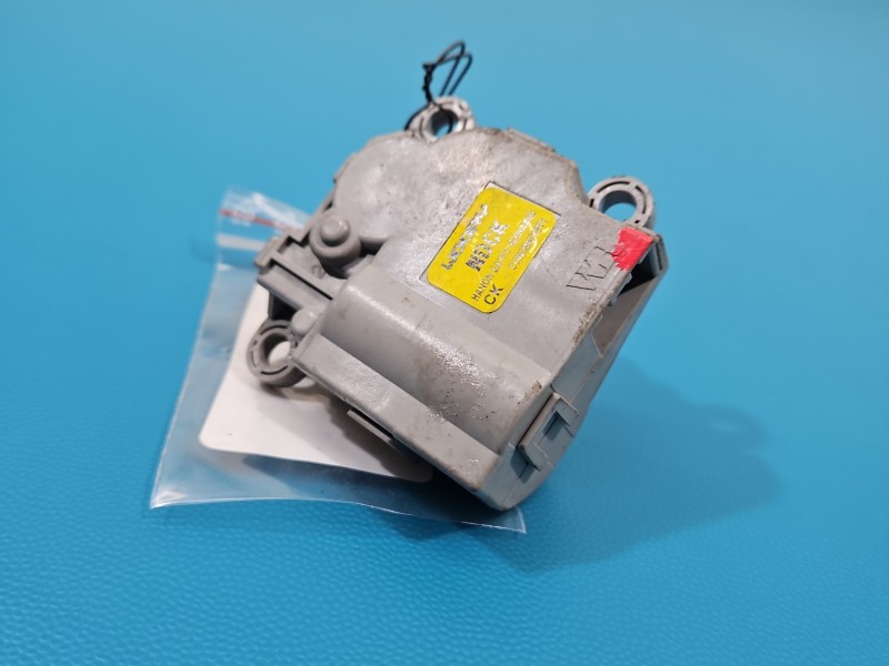 Silniczek nawiewu NAGRZEWNICY Kia Stinger EUROPA