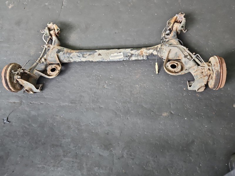 Tylna belka oś tył Fiat Punto II 1.2 wiel Tylna belka oś tył Fiat Punto II 1.2 wiel