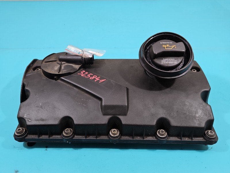 Pokrywa zaworów Vw Touran I 1.9 tdi Bkc