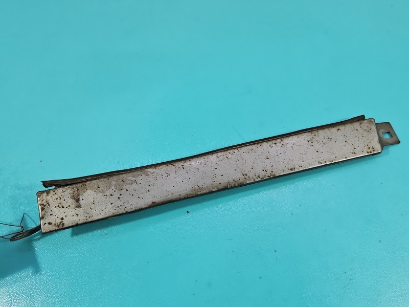 Listwa podreflektorowa Mercedes 124