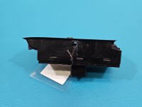 Przełącznik szyb Vw Polo V 6R 09- Uszkodzenie widoczne na zdjęciu EU 1K4959857B