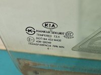 Szyba drzwi przód prawa Kia Carens III 06-13 HB