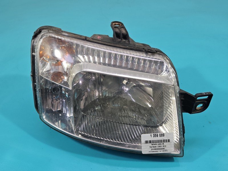 Reflektor prawy lampa przód Fiat Panda II EUROPA