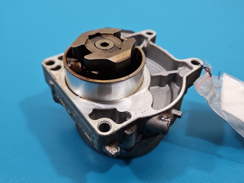 Pompa vacum Maserati Quattroporte VI 13- 705411000 3.0 V6