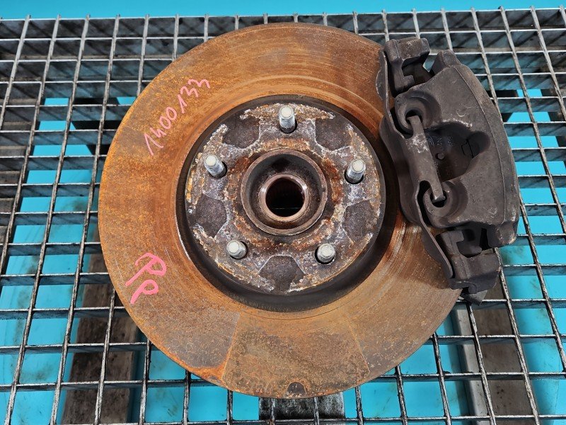 Zwrotnica prawa piasta przód 2.0 tdci Ford Mondeo Mk5 Zwrotnica prawa piasta przód 2.0 tdci Ford Mondeo Mk5
